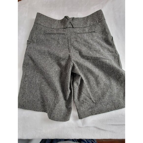 Boston Proper Women's Tweed Pleated Front Mid Rise Casual Shorts Gray 6 NEW - Picture 2 of 9
